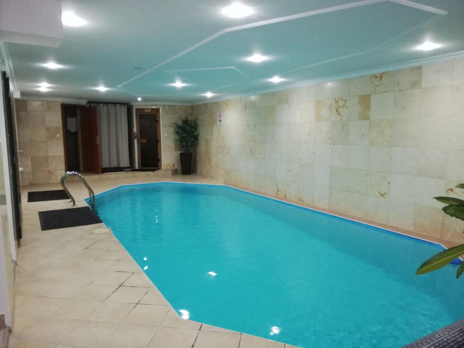 Meduza Wellness Spa S Ubytovanim Hlohovec Exterior foto